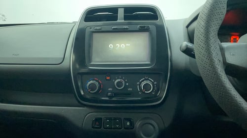 Used 2016 Renault Kwid RXT Petrol Manual interior MUSIC SYSTEM & AC CONTROL VIEW