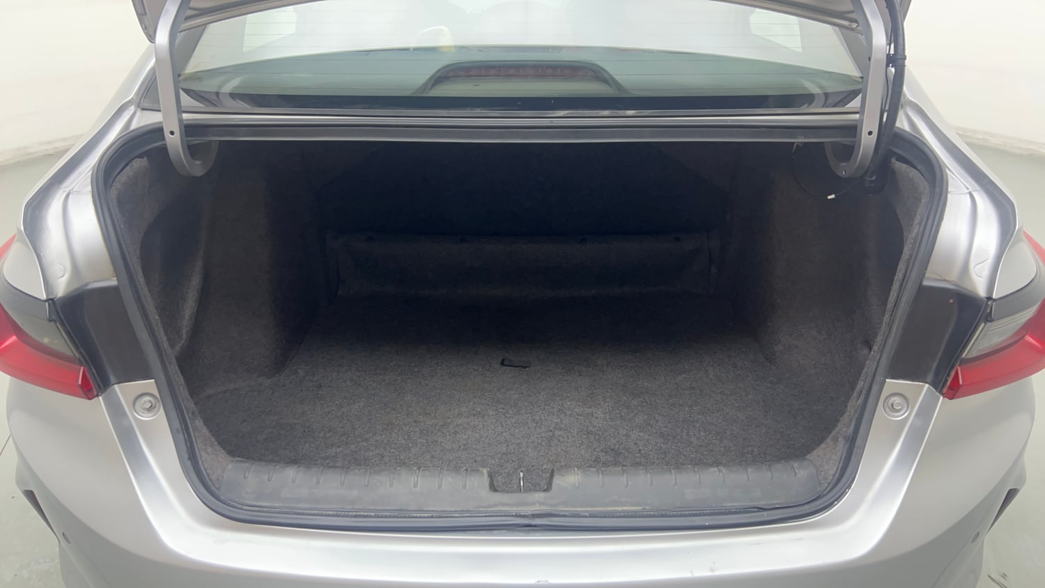 Used 2022 Honda City VX CVT Petrol Petrol Automatic interior DICKY INSIDE VIEW