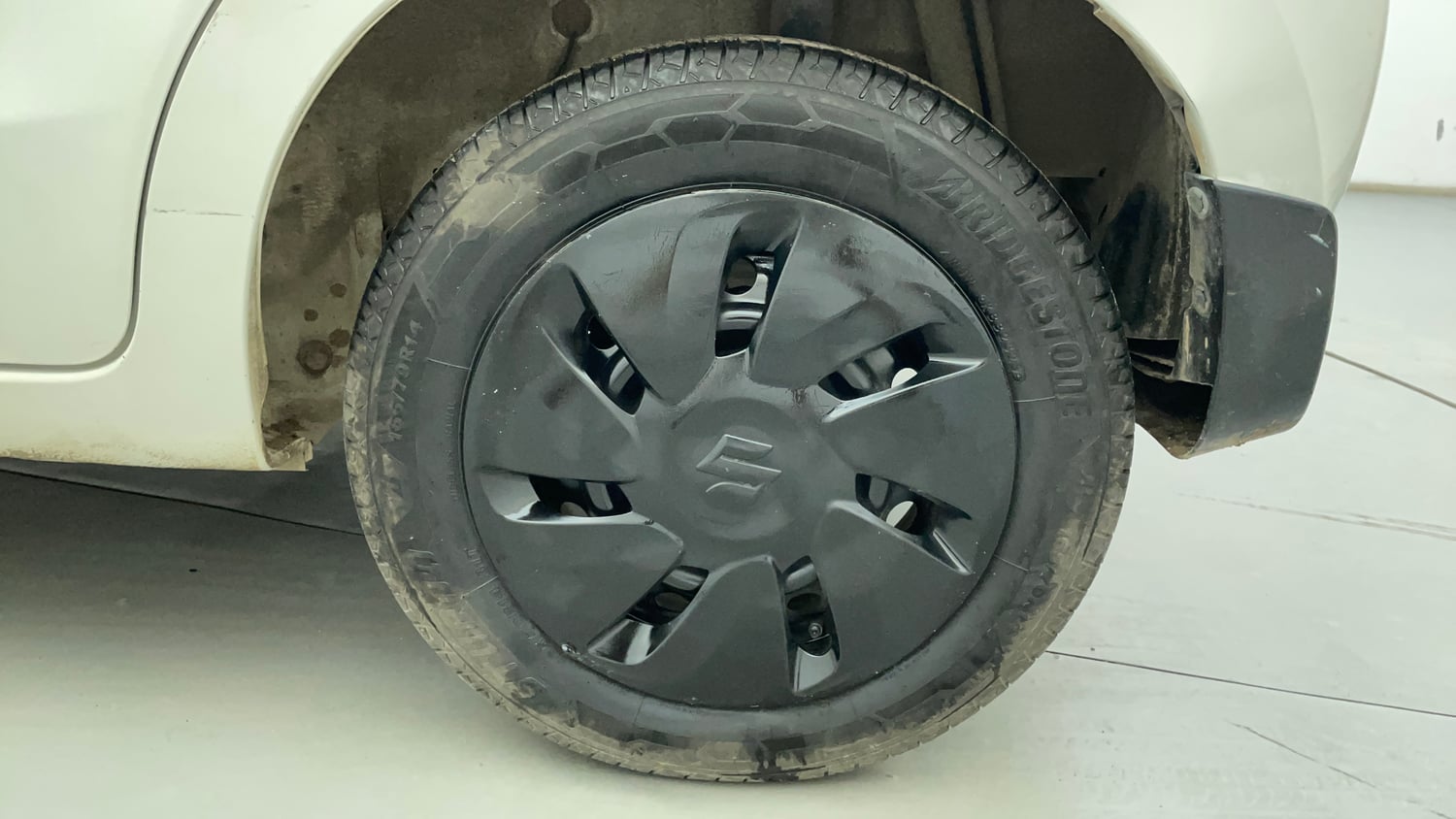 Used 2021 Maruti Suzuki Celerio VXi Petrol Manual tyres LEFT REAR TYRE RIM VIEW
