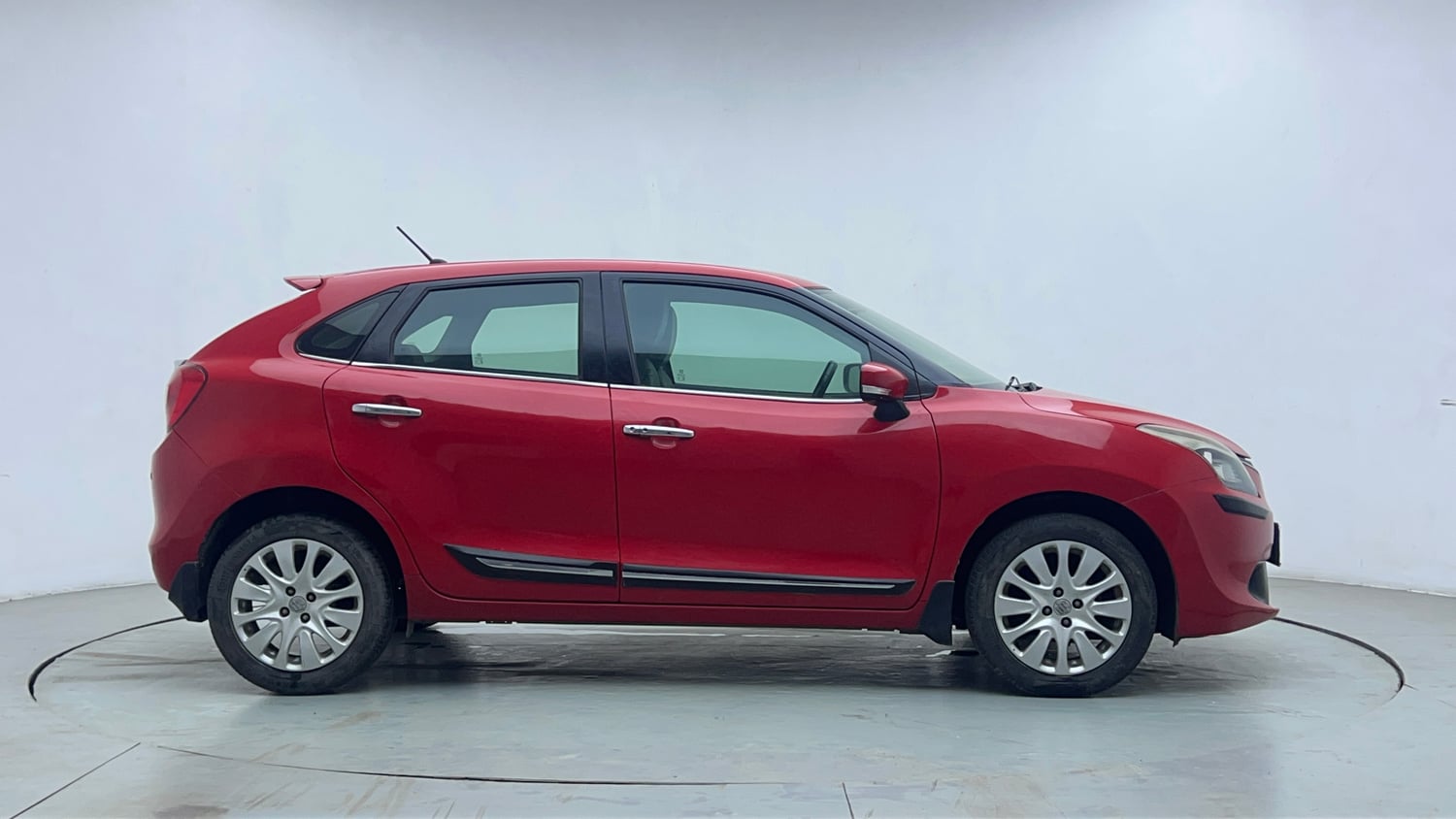 Used 2016 Maruti Suzuki Baleno Alpha 1.2 Petrol Manual exterior RIGHT SIDE VIEW