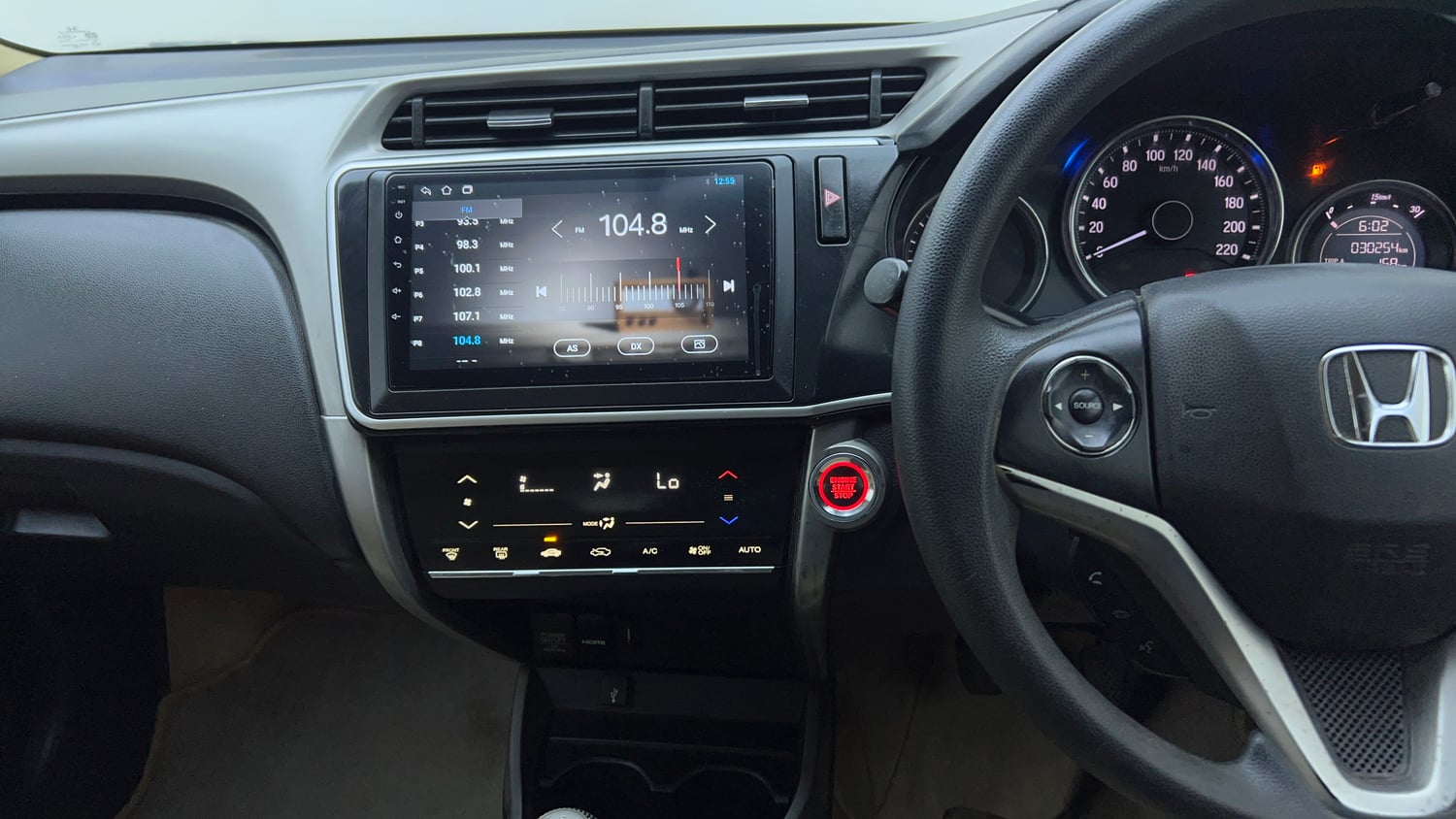 Used 2017 Honda City V Petrol Petrol Manual top_features Integrated (in-dash) music system