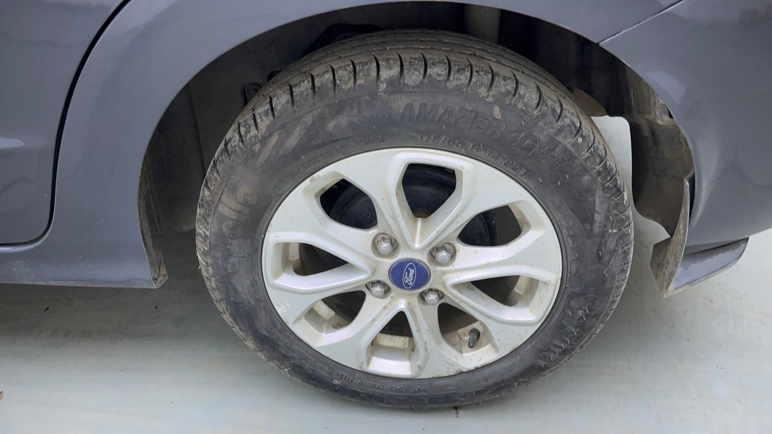 Used 2016 Ford Figo Aspire Titanium 1.2 Ti-VCT Petrol Manual tyres LEFT REAR TYRE RIM VIEW