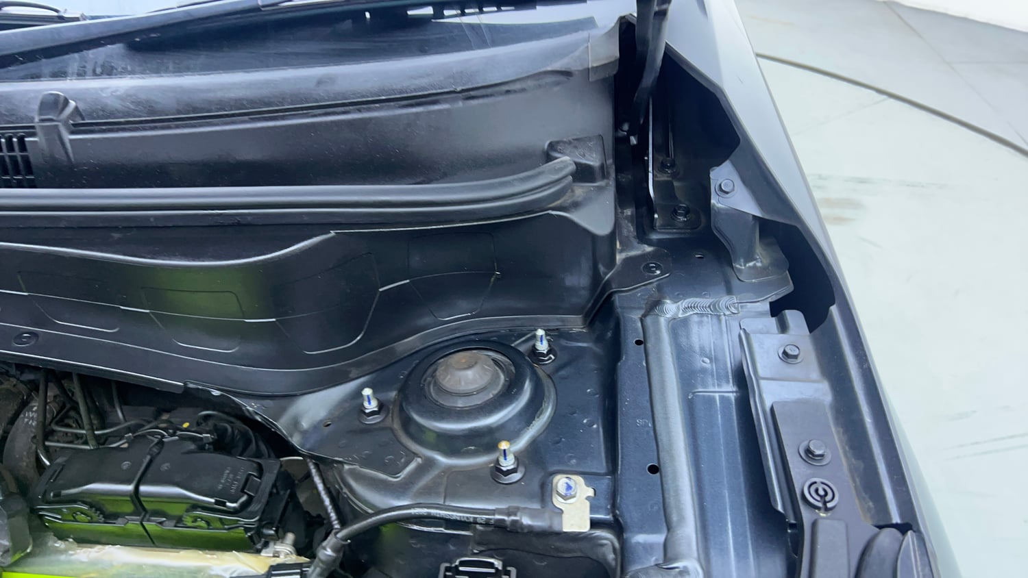 Used 2022 Kia Seltos X Line 1.5 Diesel AT Diesel Automatic engine ENGINE LEFT SIDE HINGE & APRON VIEW