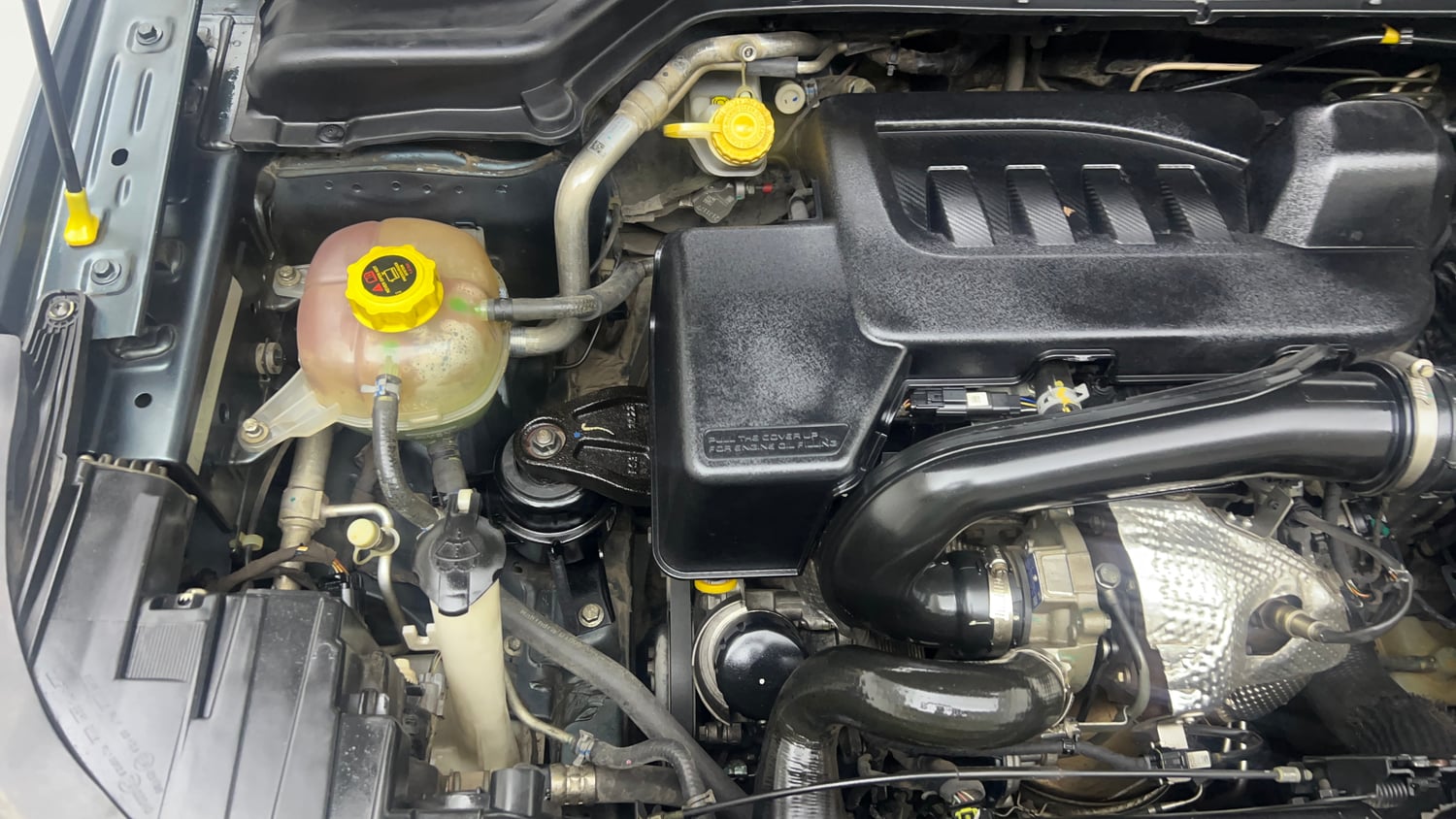 Used 2022 Mahindra XUV 300 W8 (O) 1.5 Diesel AMT Diesel Automatic engine ENGINE RIGHT SIDE VIEW