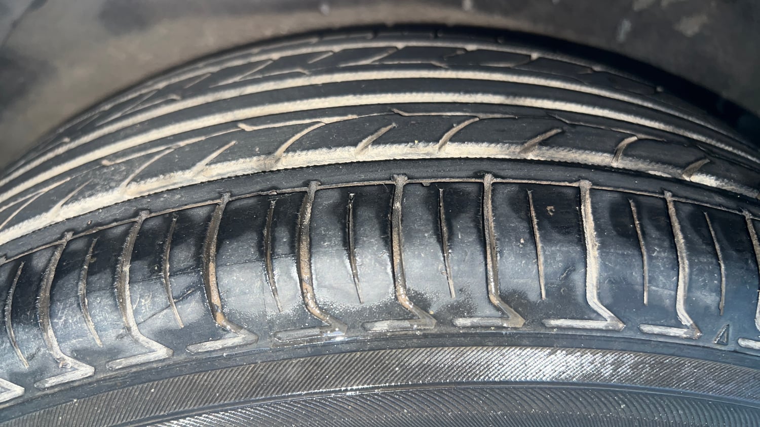 Used 2013 Hyundai i20 Magna 1.2 Petrol Manual tyres RIGHT REAR TYRE TREAD VIEW