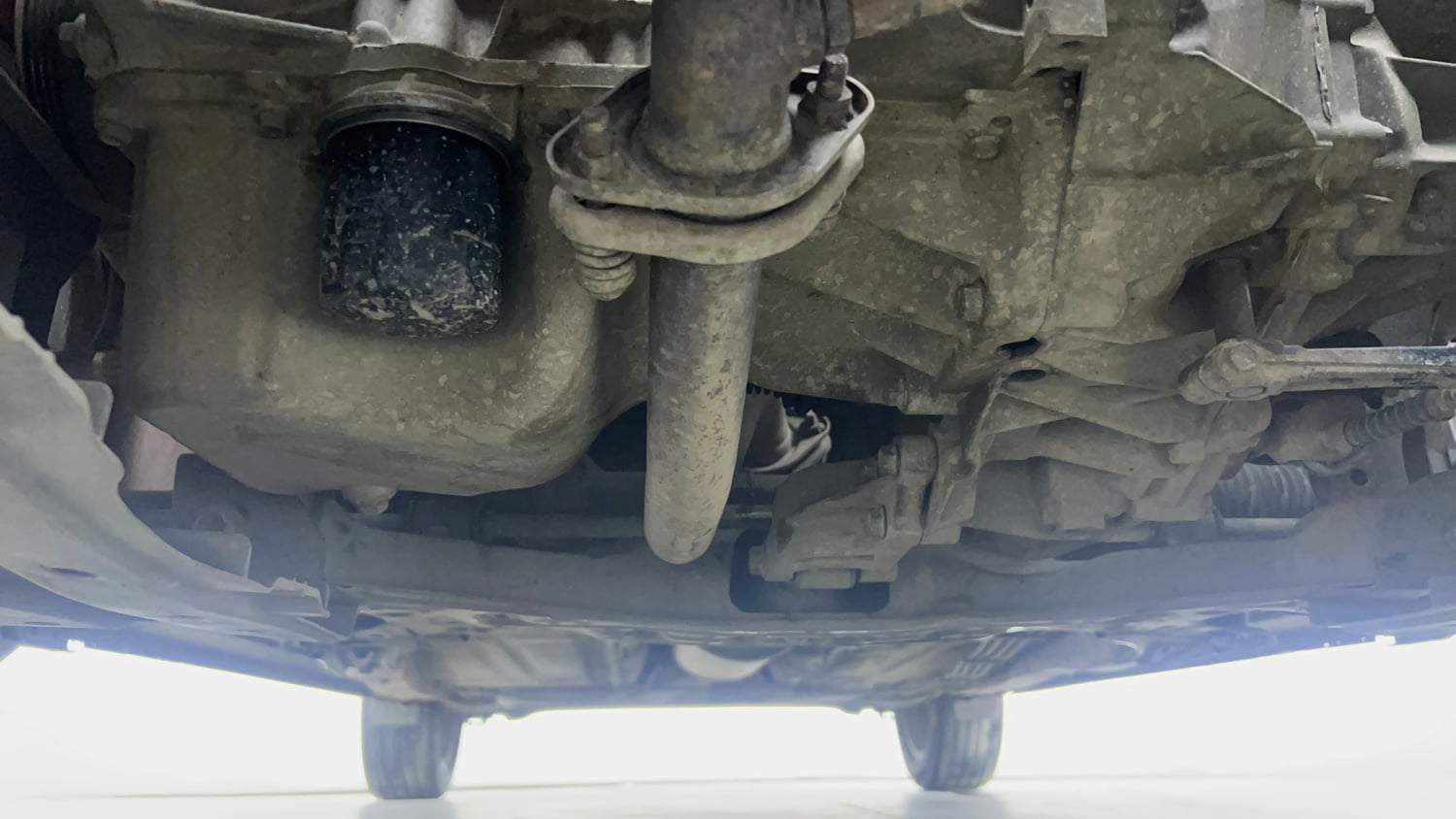 Used 2016 Maruti Suzuki Baleno Alpha 1.2 Petrol Manual extra FRONT LEFT UNDERBODY VIEW