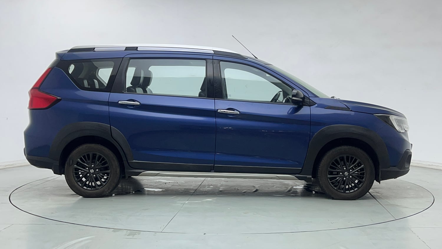 Used 2019 Maruti Suzuki XL6 Alpha MT Petrol Petrol Manual exterior RIGHT SIDE VIEW