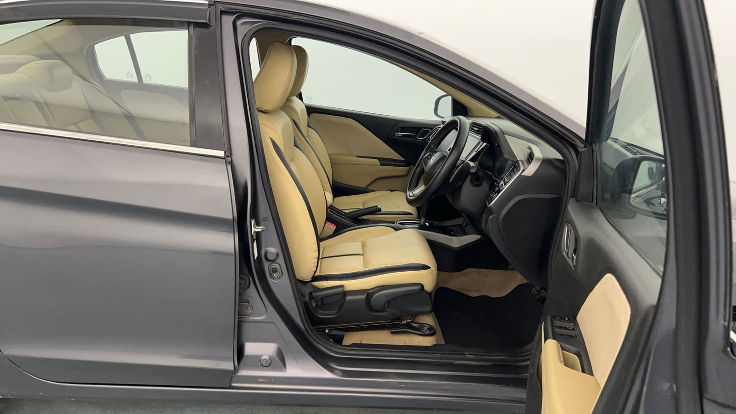 Used 2017 Honda City V CVT Petrol Petrol Automatic interior RIGHT SIDE FRONT DOOR CABIN VIEW