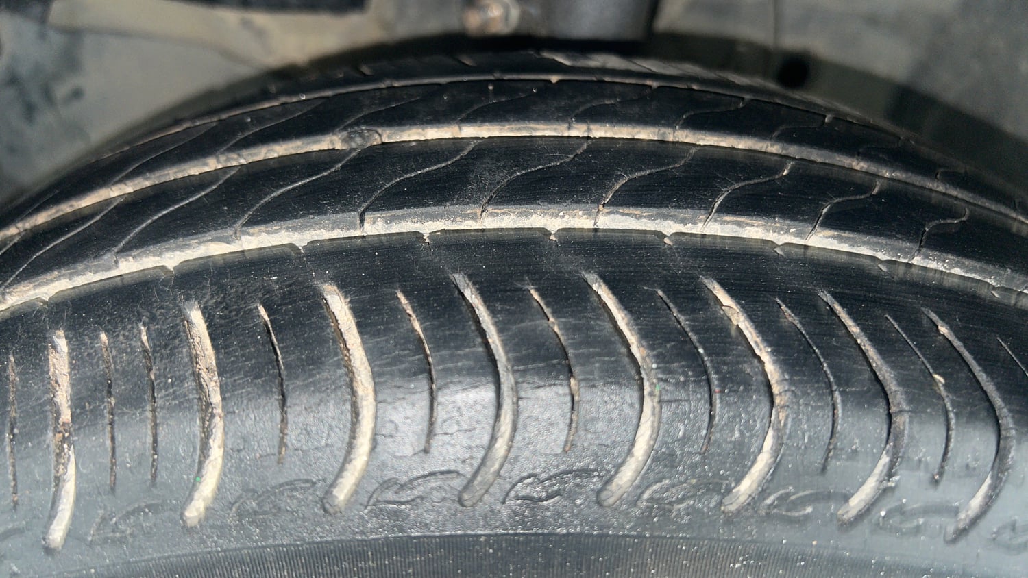 Used 2016 Honda City SV CVT Petrol Automatic tyres LEFT FRONT TYRE TREAD VIEW