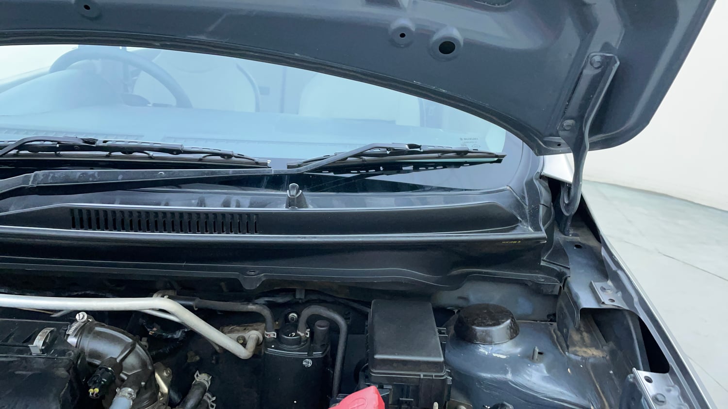 Used 2020 Maruti Suzuki Celerio ZXi AMT Petrol Automatic engine ENGINE LEFT SIDE HINGE & APRON VIEW