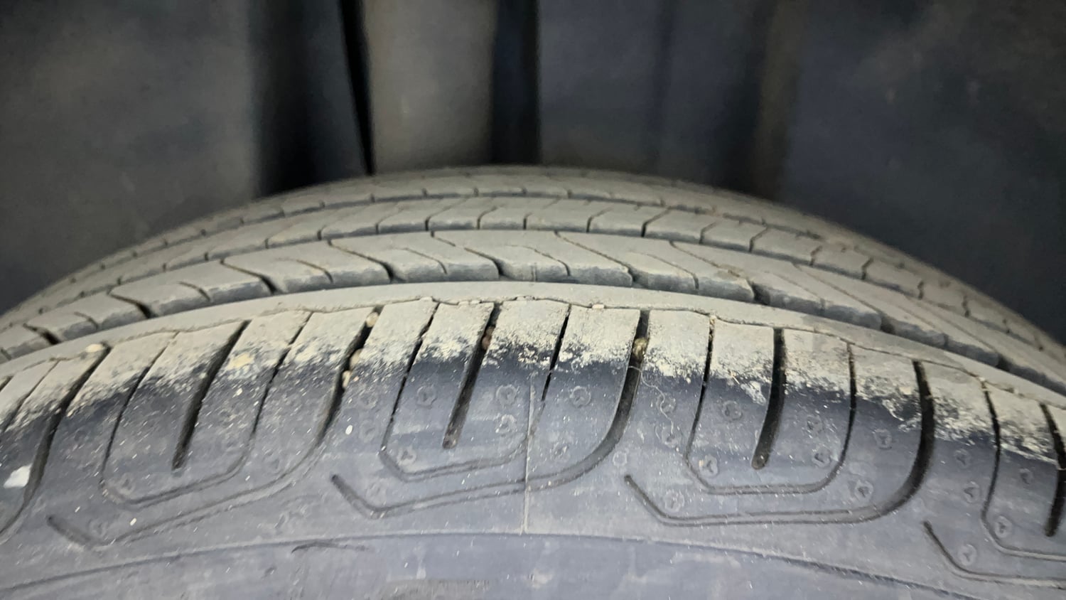 Used 2024 Volkswagen Taigun Topline 1.0 TSI AT Petrol Automatic tyres RIGHT REAR TYRE TREAD VIEW