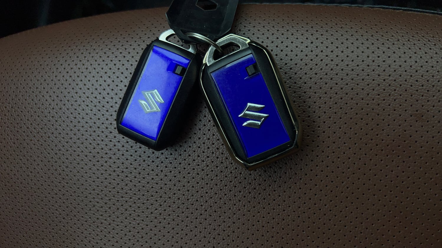 Used 2023 Maruti Suzuki Swift ZXi Petrol Manual extra CAR KEY VIEW