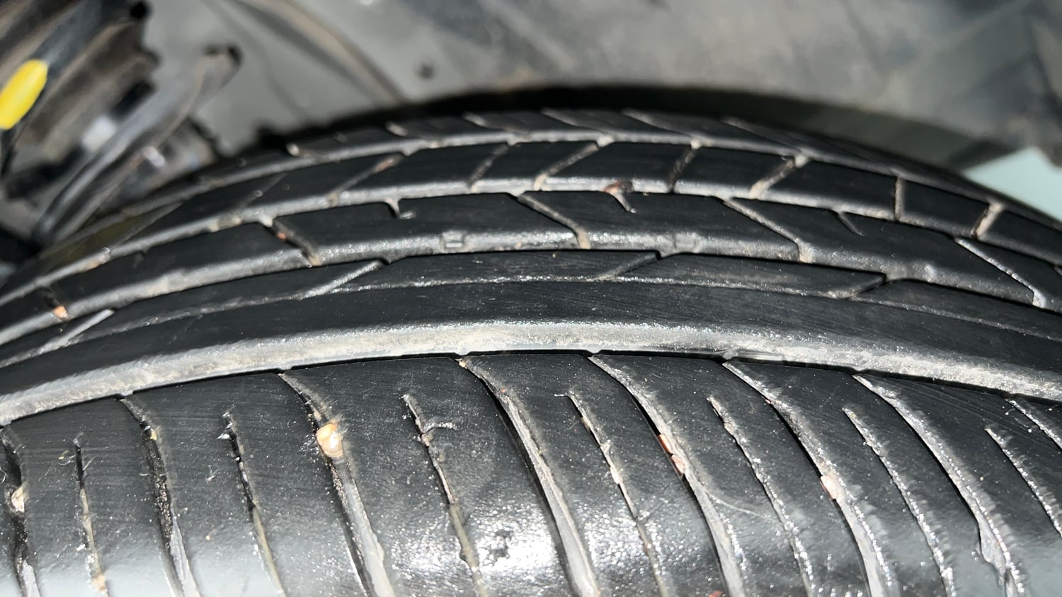 Used 2024 Nissan Magnite XL Petrol Manual tyres RIGHT FRONT TYRE TREAD VIEW