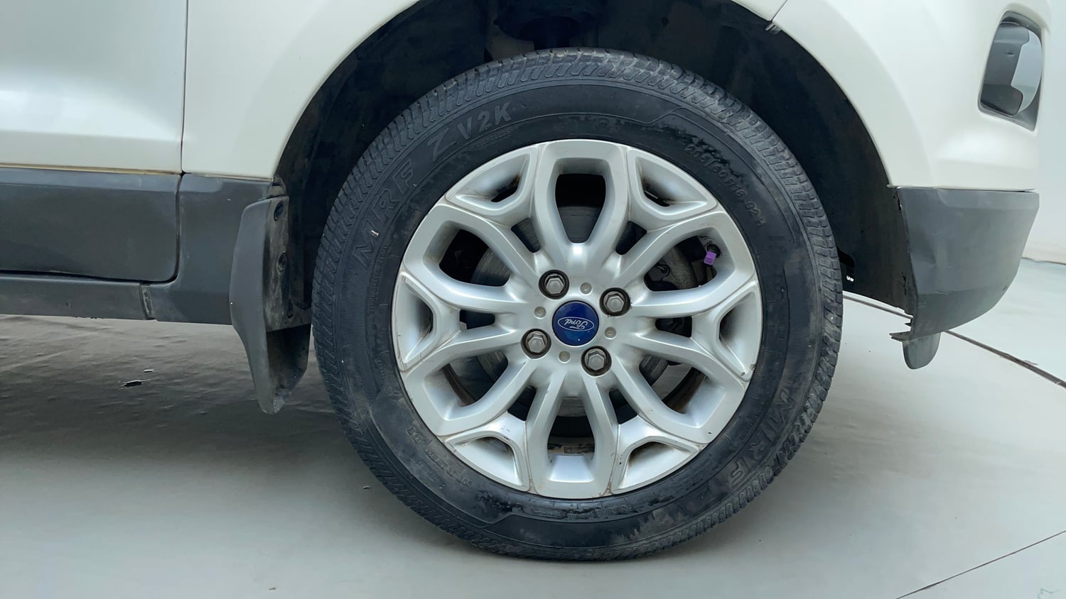 Used 2013 Ford EcoSport Titanium 1.5 Ti-VCT Petrol Manual tyres RIGHT FRONT TYRE RIM VIEW