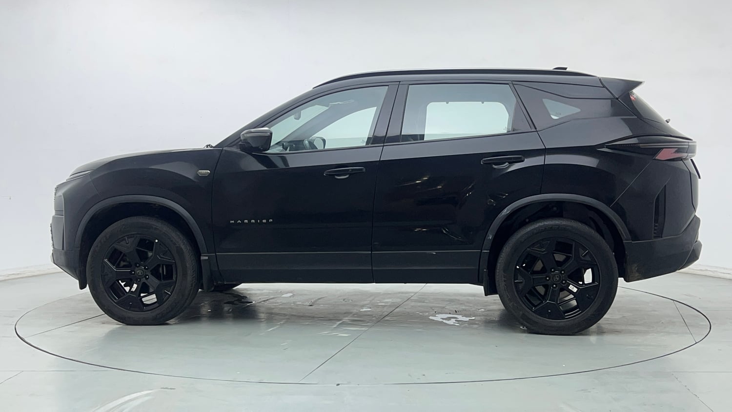 Used 2024 Tata Harrier Fearless Plus Dark Edition AT Diesel Automatic exterior LEFT SIDE VIEW