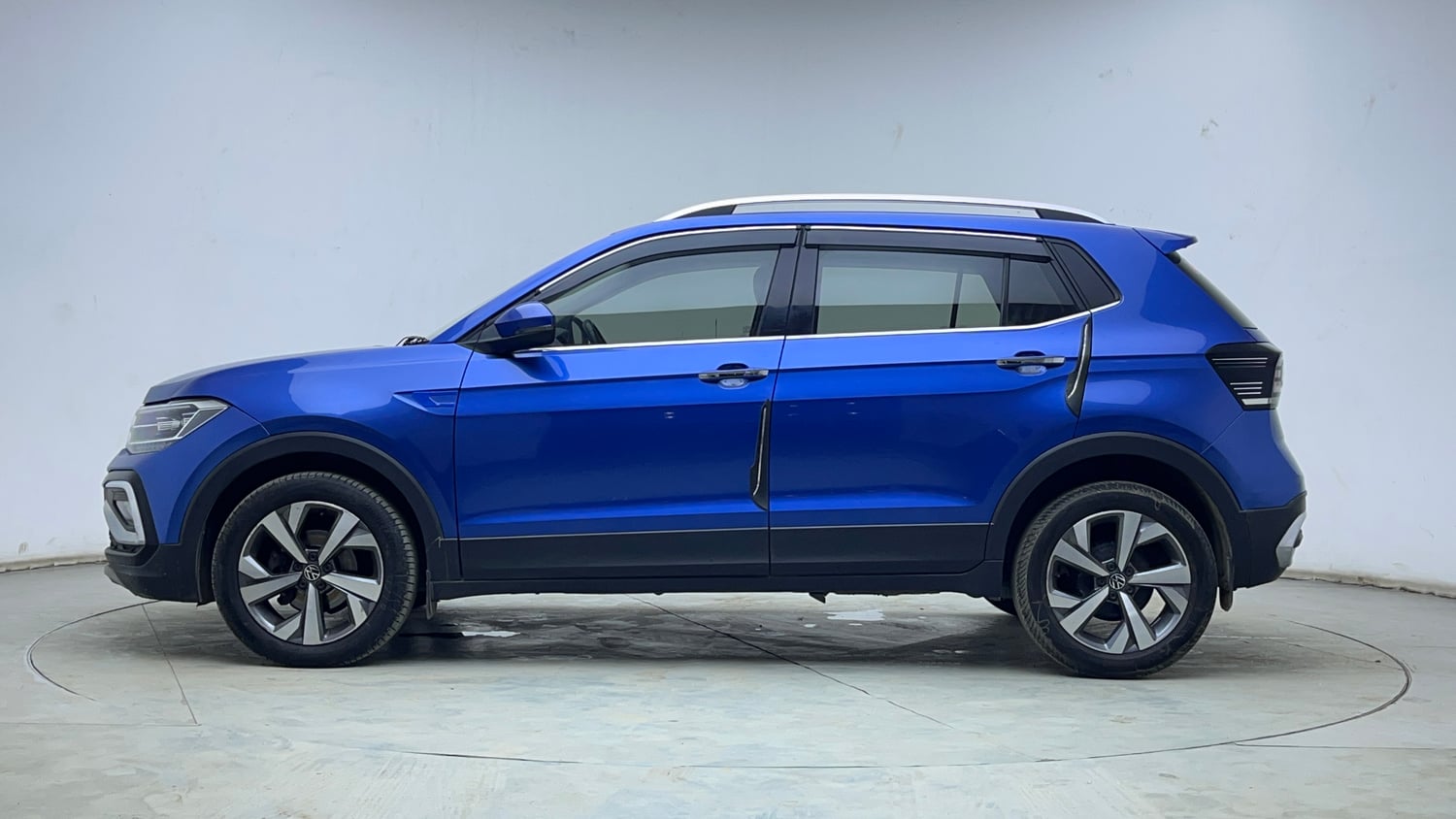 Used 2024 Volkswagen Taigun Topline 1.0 TSI AT Petrol Automatic exterior LEFT SIDE VIEW