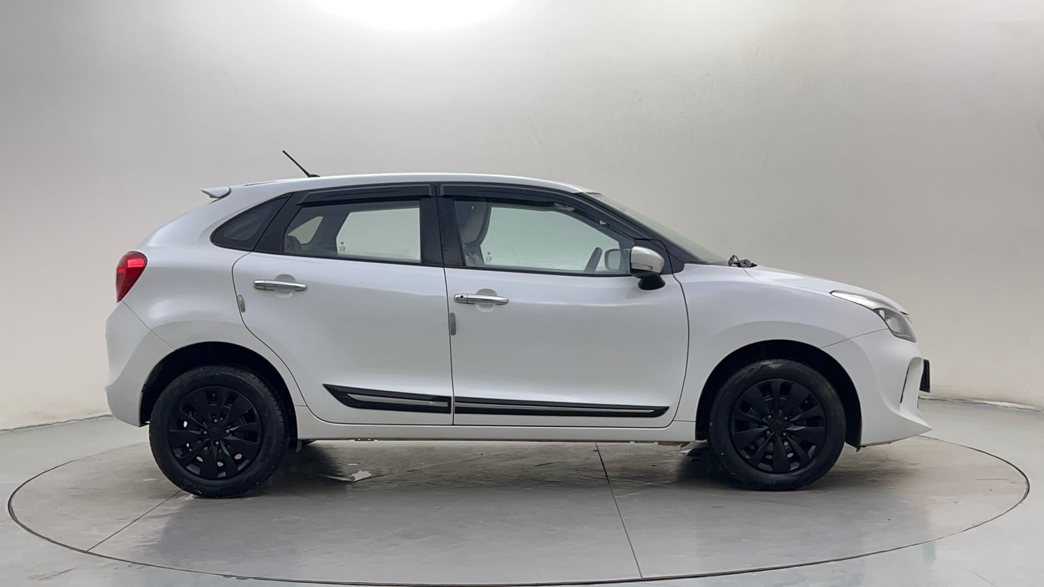 Used 2021 Maruti Suzuki Baleno Delta Petrol Manual exterior RIGHT SIDE VIEW