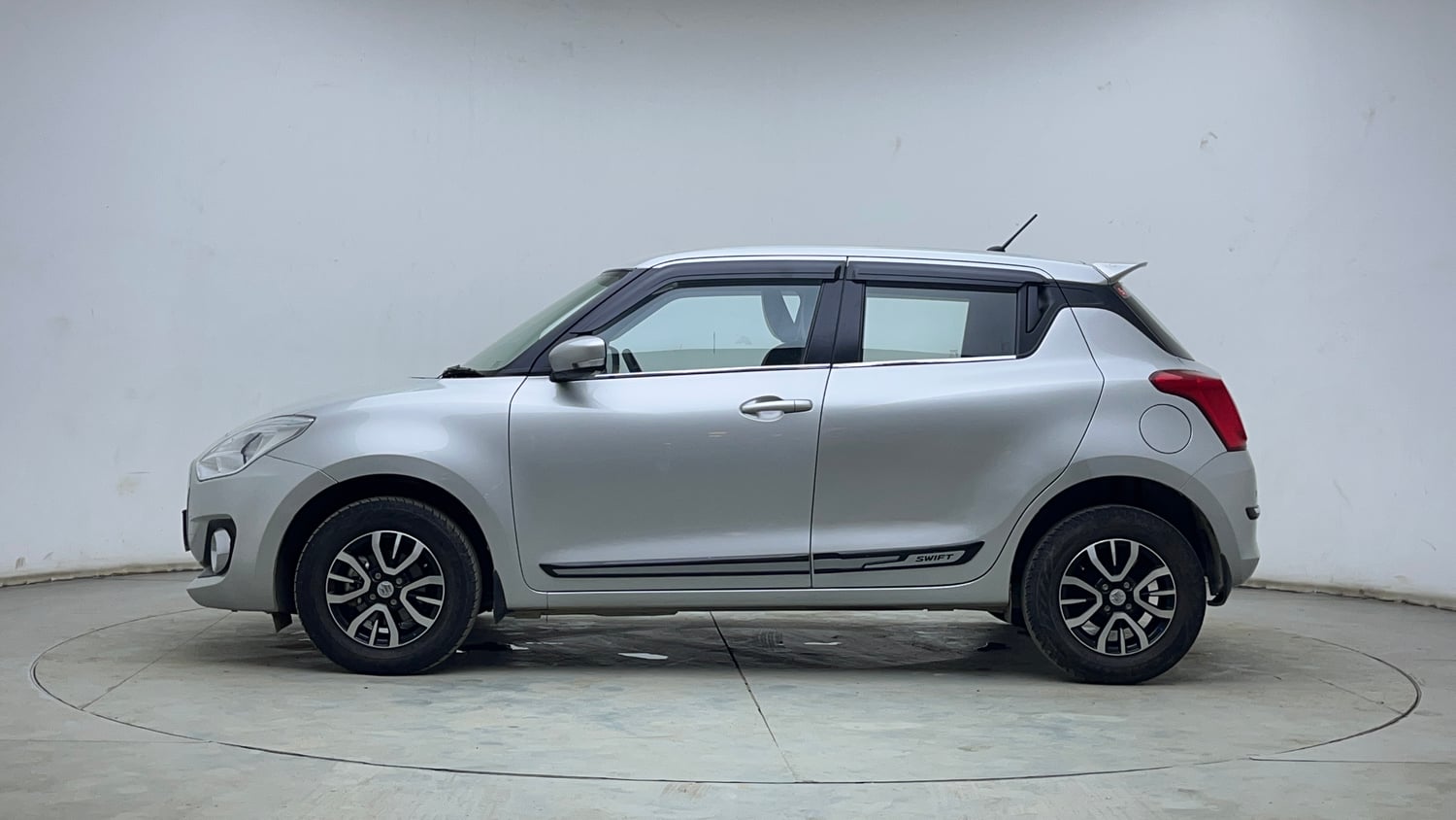 Used 2022 Maruti Suzuki Swift VXi AMT Petrol Automatic exterior LEFT SIDE VIEW