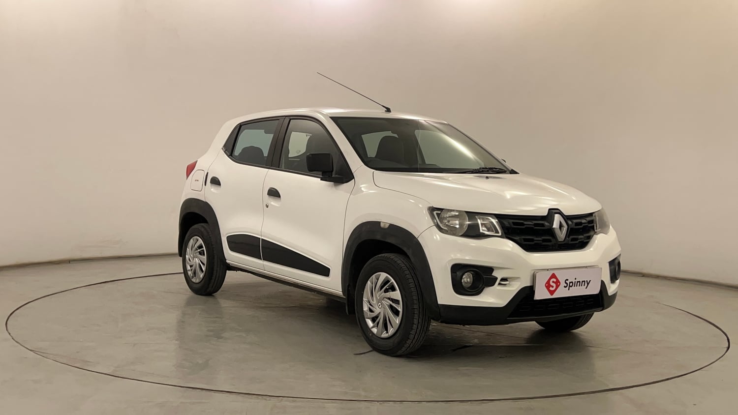 Used 2015 Renault Kwid RXT Petrol Manual exterior RIGHT FRONT CORNER VIEW