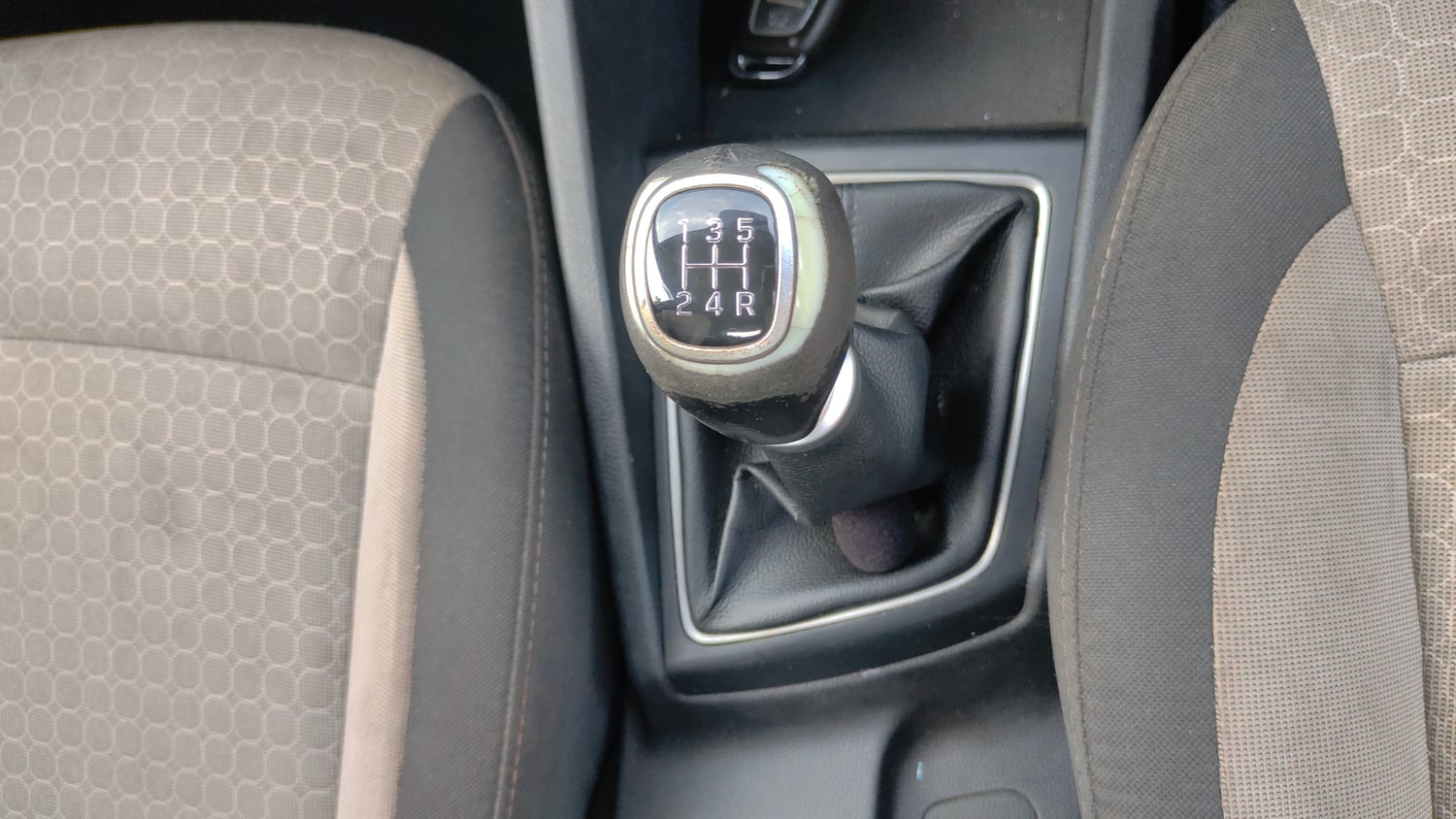 Used 2017 Hyundai Elite i20 Asta 1.2 (O) Petrol Manual interior GEAR  KNOB VIEW