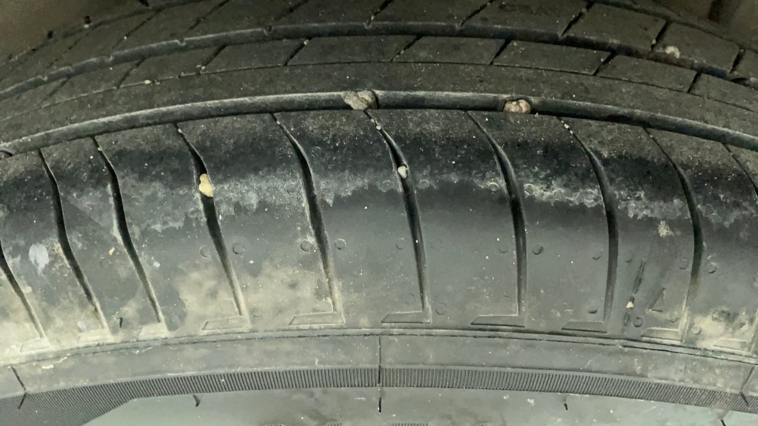 Used 2016 Maruti Suzuki Swift Lxi (O) Petrol Manual tyres LEFT REAR TYRE TREAD VIEW