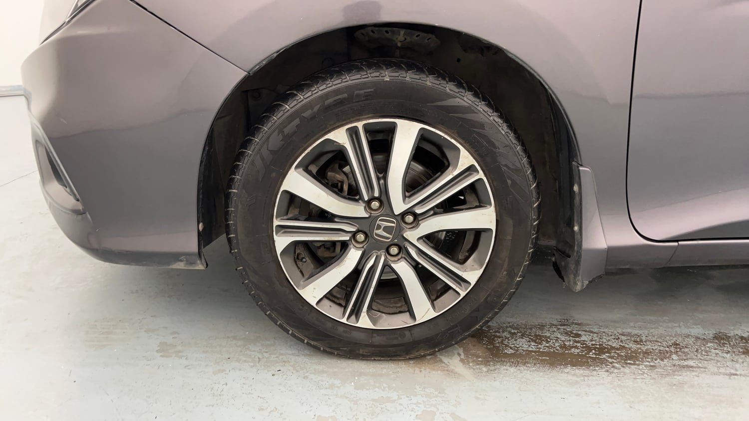 Used 2017 Honda City V CVT Petrol Petrol Automatic tyres LEFT FRONT TYRE RIM VIEW