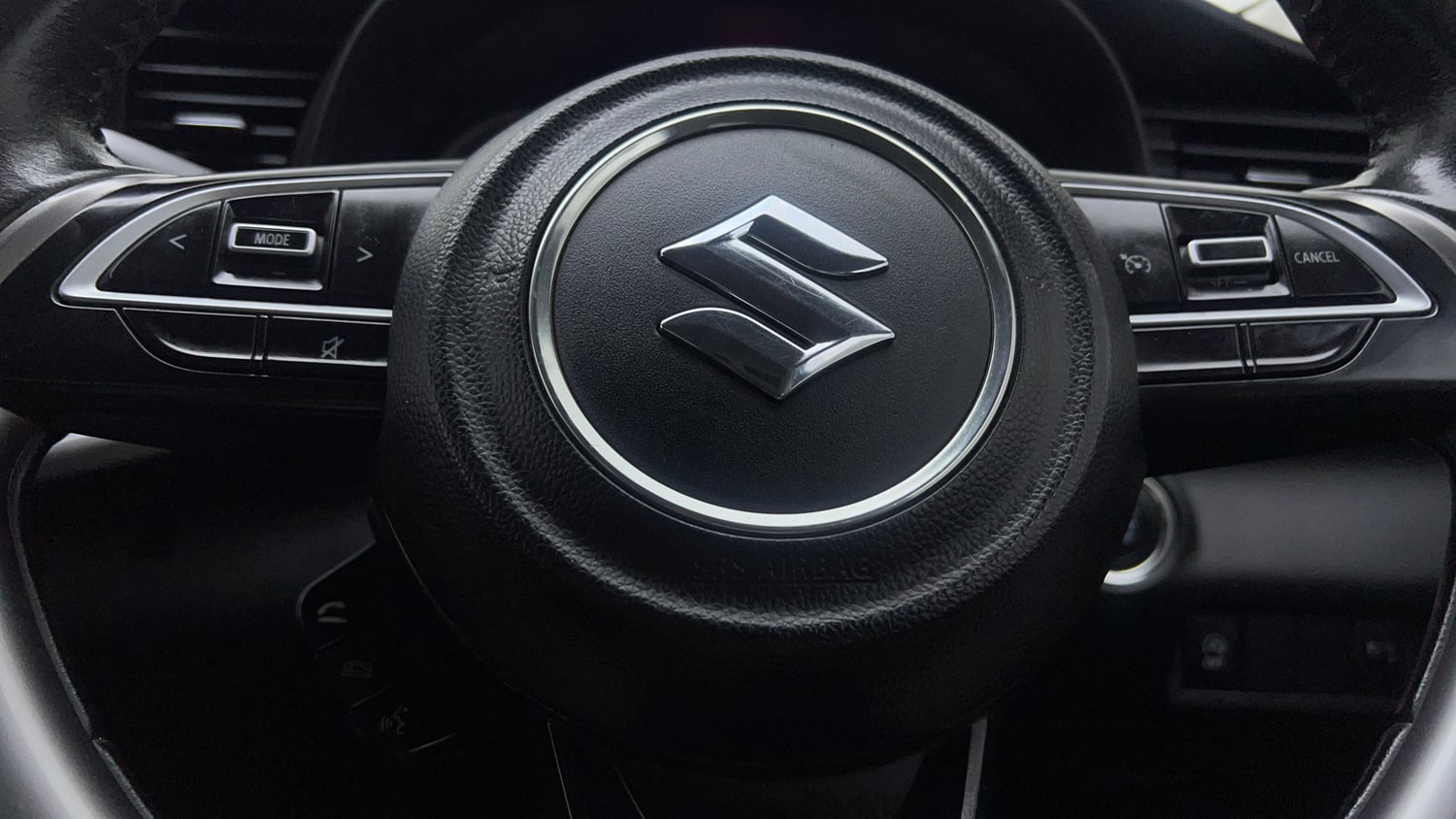 Used 2019 Maruti Suzuki XL6 Alpha MT Petrol Petrol Manual top_features Airbags