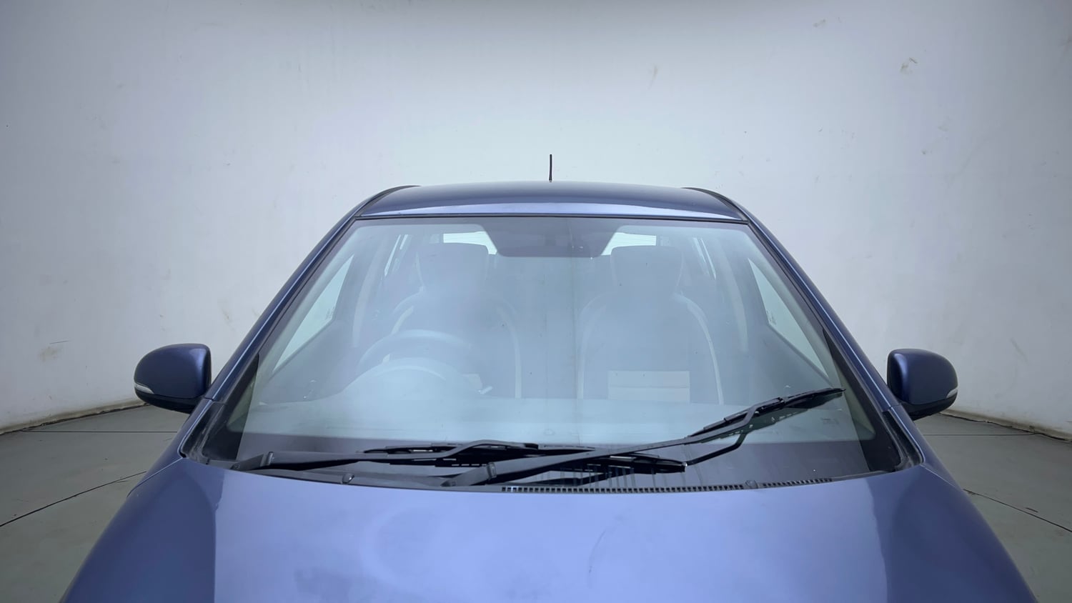 Used 2013 Hyundai i20 Sportz 1.2 Petrol Manual exterior FRONT WINDSHIELD VIEW