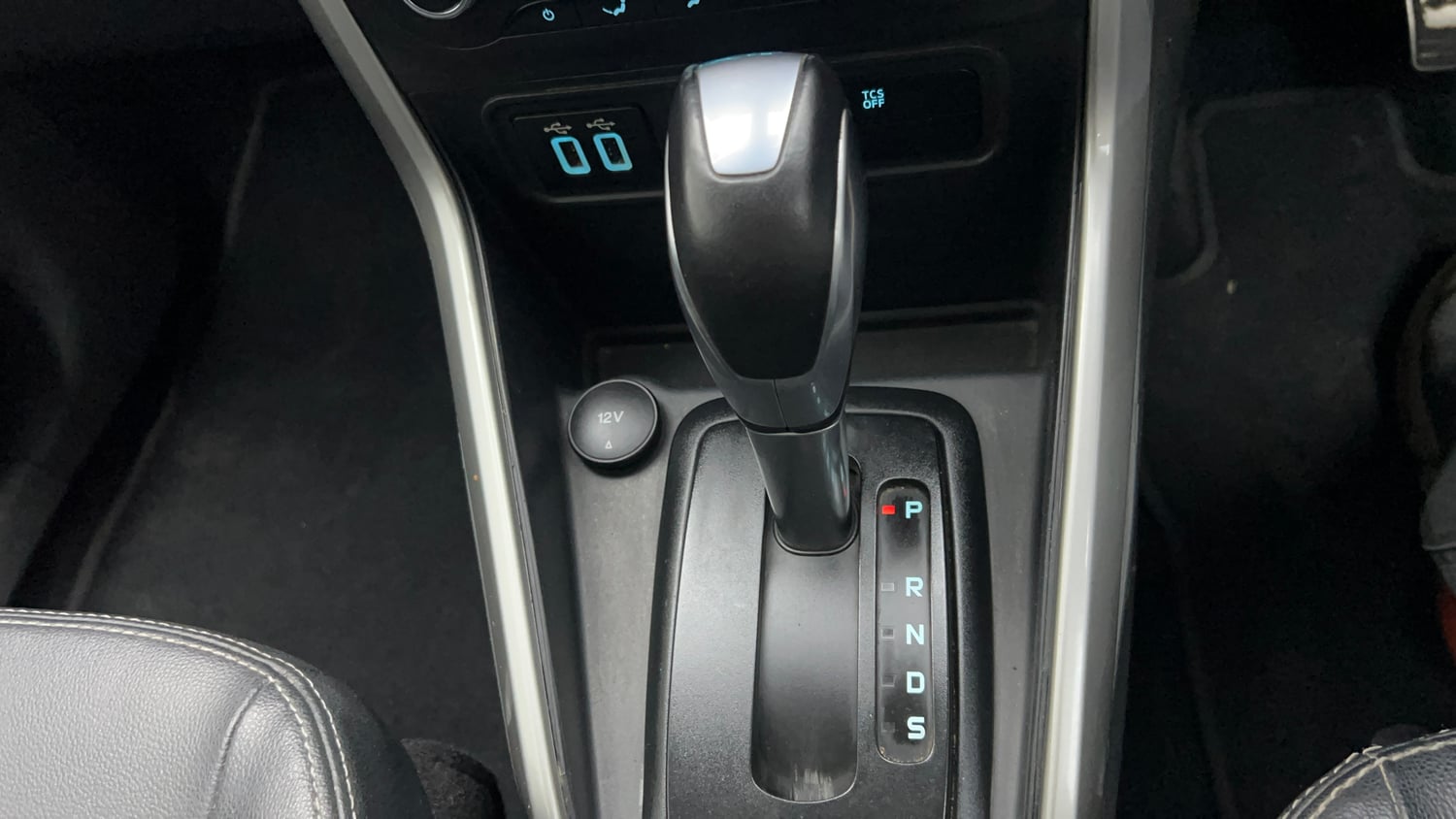 Used 2018 Ford EcoSport Titanium + 1.5L Ti-VCT AT Petrol Automatic interior GEAR  KNOB VIEW