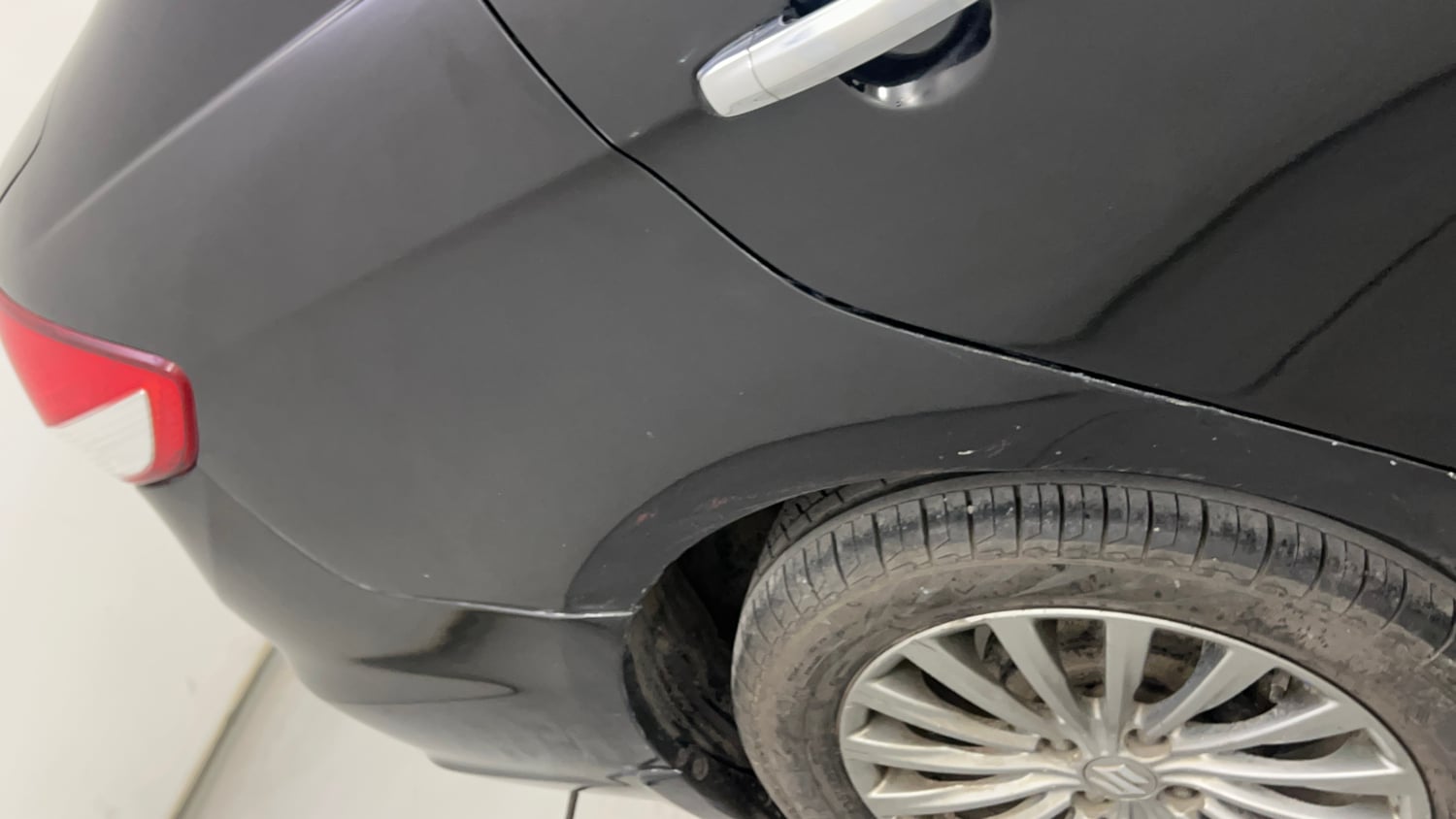 Used 2016 Maruti Suzuki Ciaz ZXI+ AT Petrol Automatic dents MINOR DENT