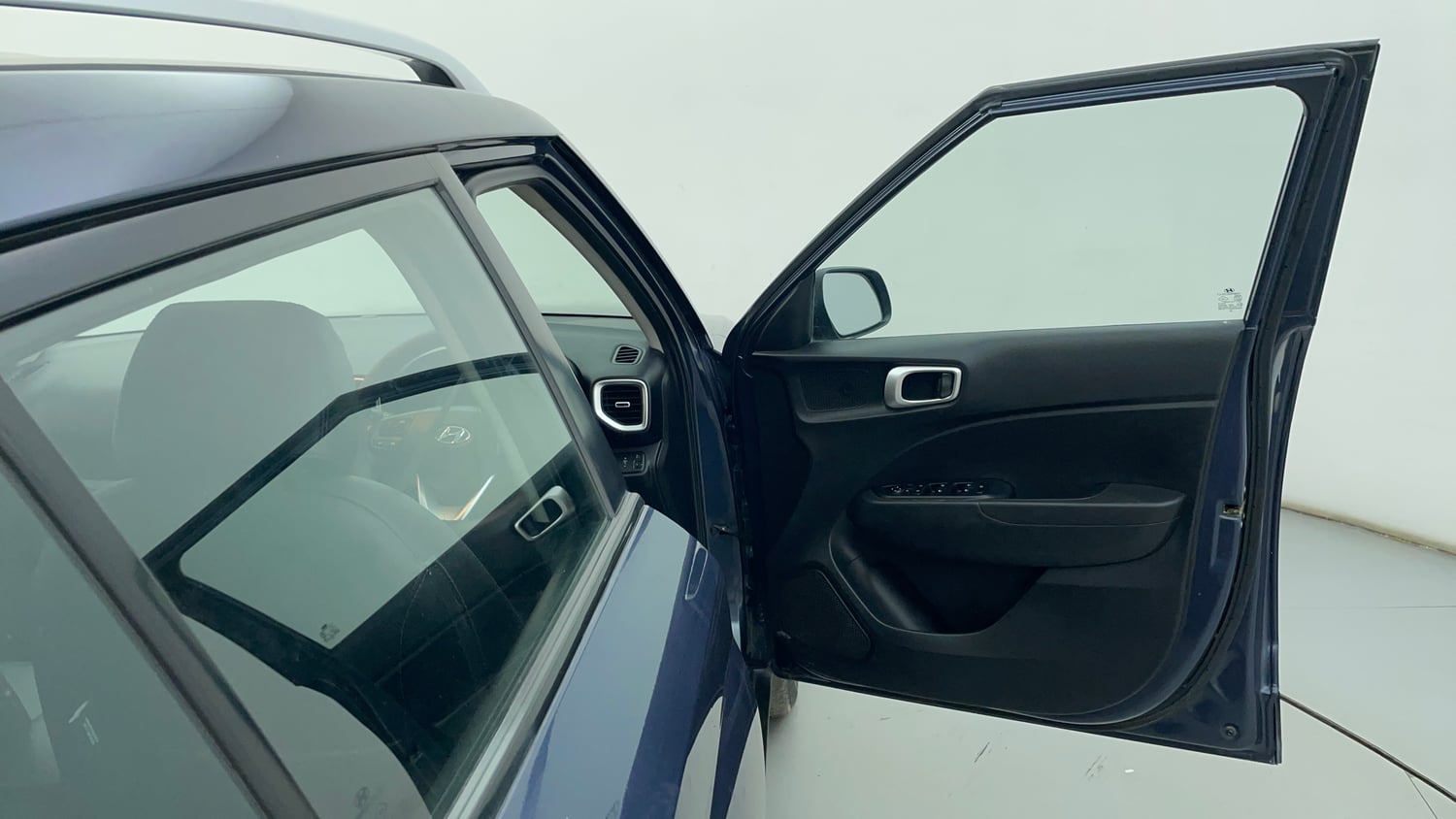 Used 2019 Hyundai Venue SX Plus 1.0 Turbo DCT Petrol Automatic interior RIGHT FRONT DOOR OPEN VIEW