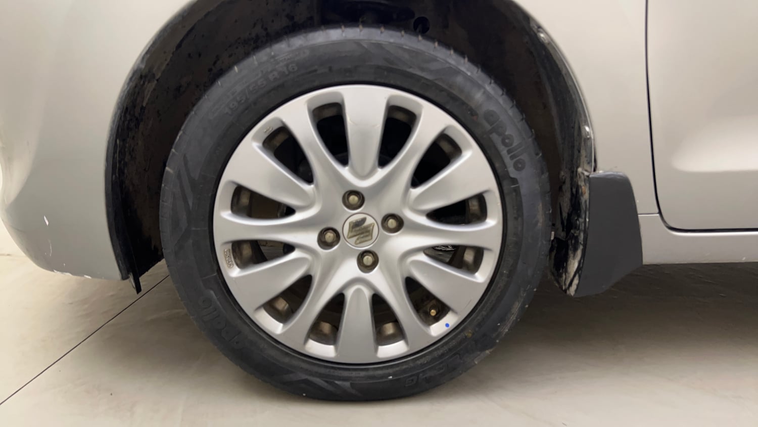 Used 2017 Maruti Suzuki Baleno Zeta 1.2 Petrol Manual tyres LEFT FRONT TYRE RIM VIEW