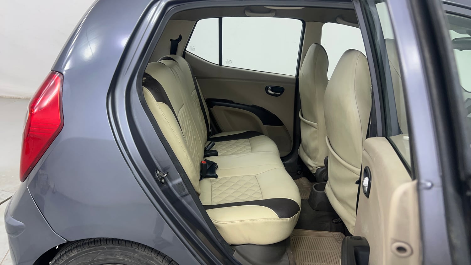 Used 2013 Hyundai i10 Magna 1.2 CNG (Outside Fitted) Cng Manual interior RIGHT SIDE REAR DOOR CABIN VIEW