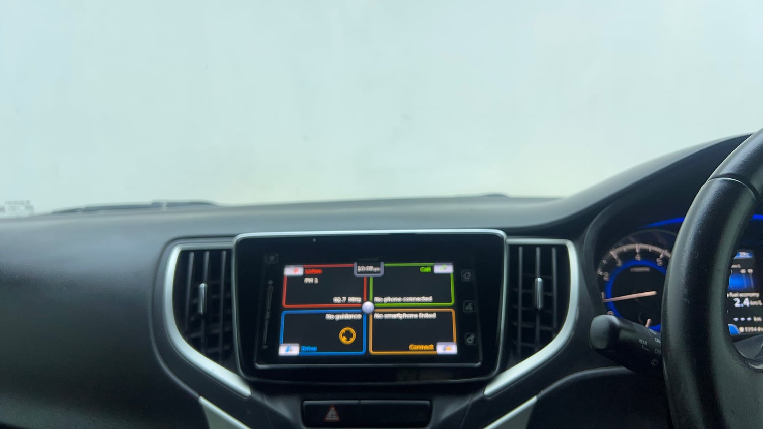 Used 2016 Maruti Suzuki Baleno Alpha 1.2 Petrol Manual top_features Touch screen infotainment system
