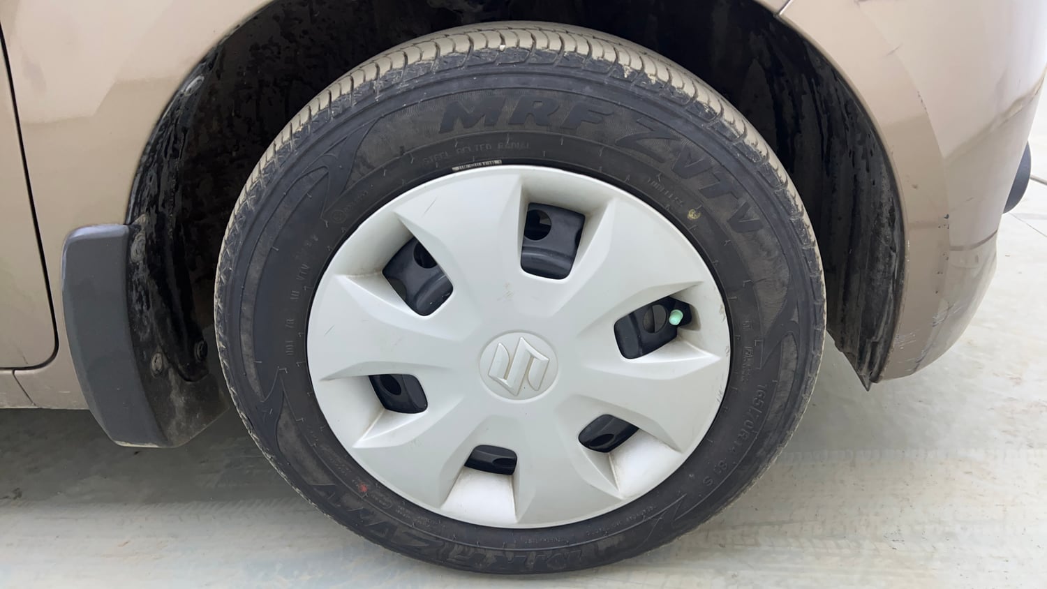 Used 2021 Maruti Suzuki Wagon R 1.0 VXi 1.0 Petrol Manual tyres RIGHT FRONT TYRE RIM VIEW
