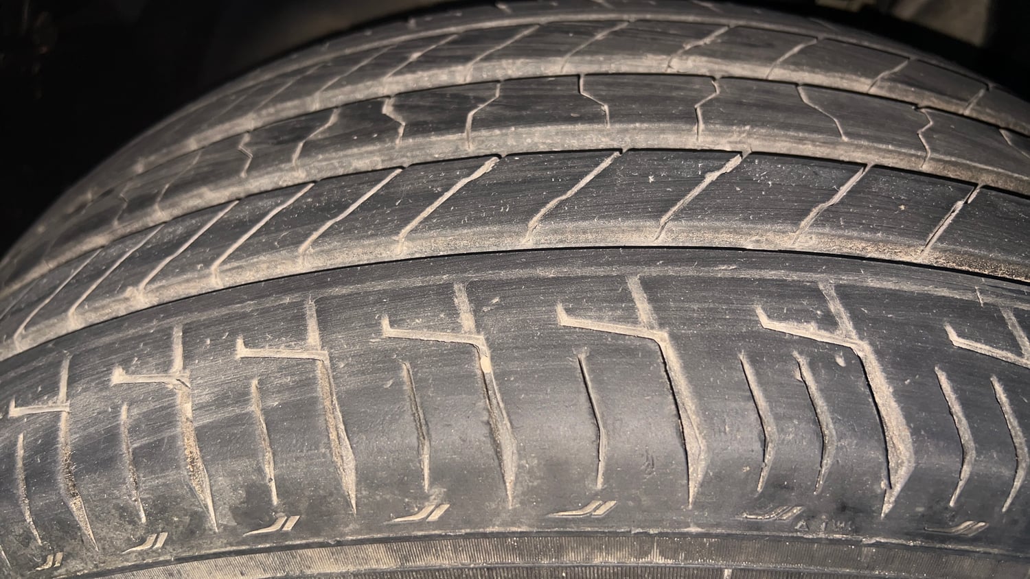 Used 2024 Tata Harrier Fearless Plus Dark Edition AT Diesel Automatic tyres LEFT FRONT TYRE TREAD VIEW