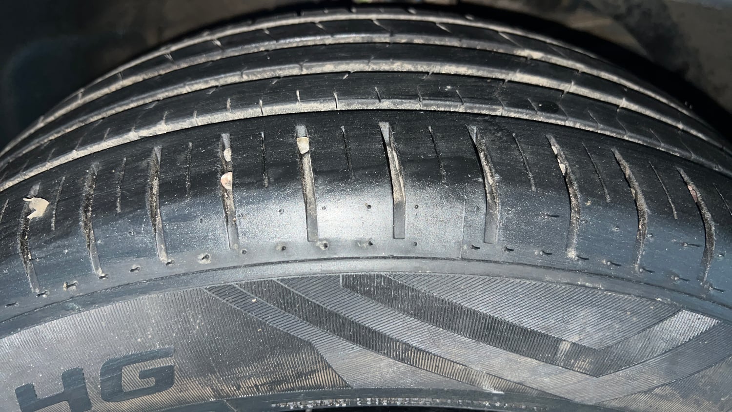 Used 2021 Maruti Suzuki XL6 Zeta AT Petrol Petrol Automatic tyres RIGHT FRONT TYRE TREAD VIEW