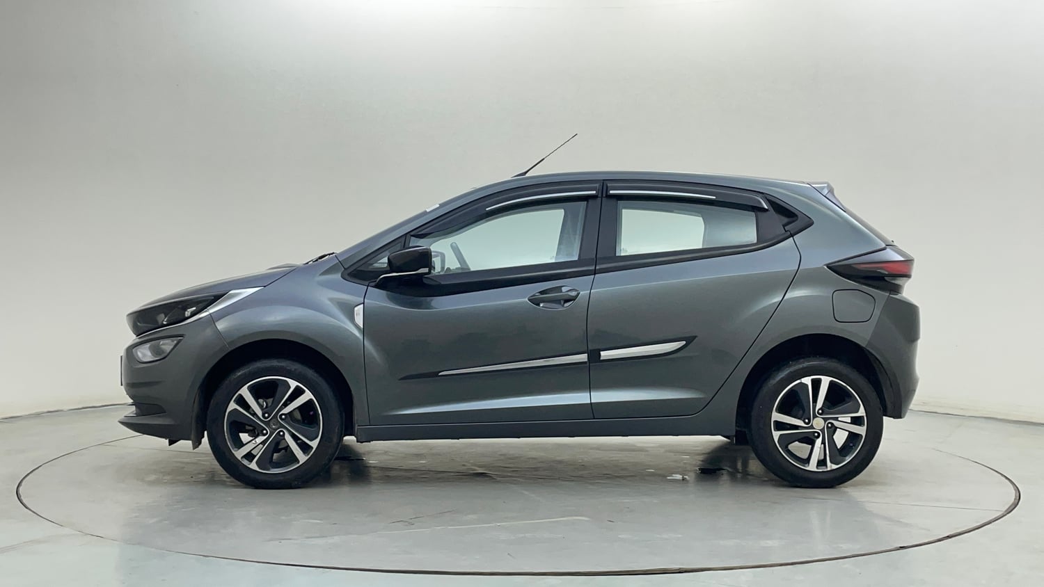 Used 2022 Tata Altroz XZ Plus Petrol Petrol Manual exterior LEFT SIDE VIEW