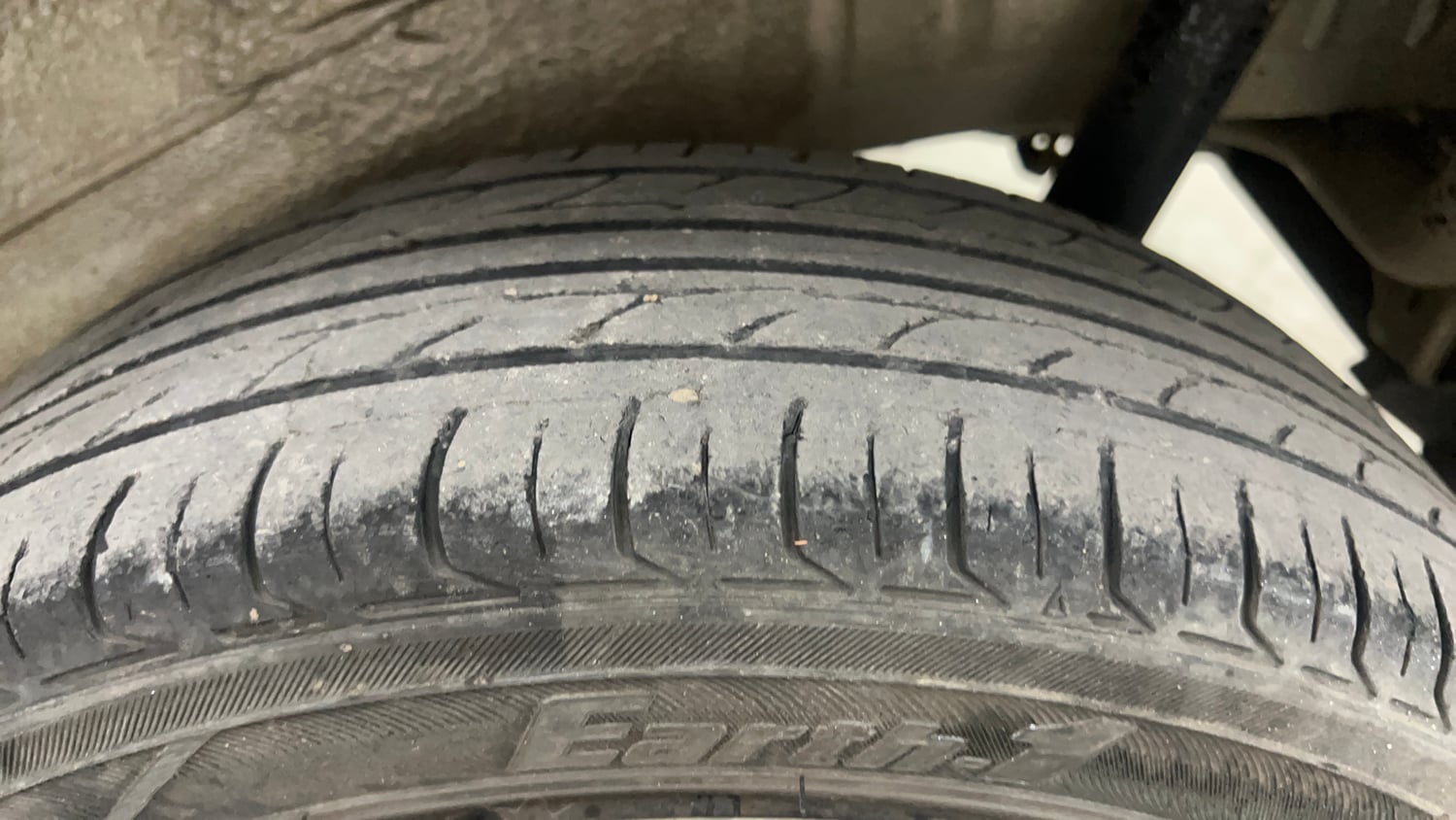 Used 2016 Maruti Suzuki Wagon R VXI Petrol Manual tyres LEFT REAR TYRE TREAD VIEW