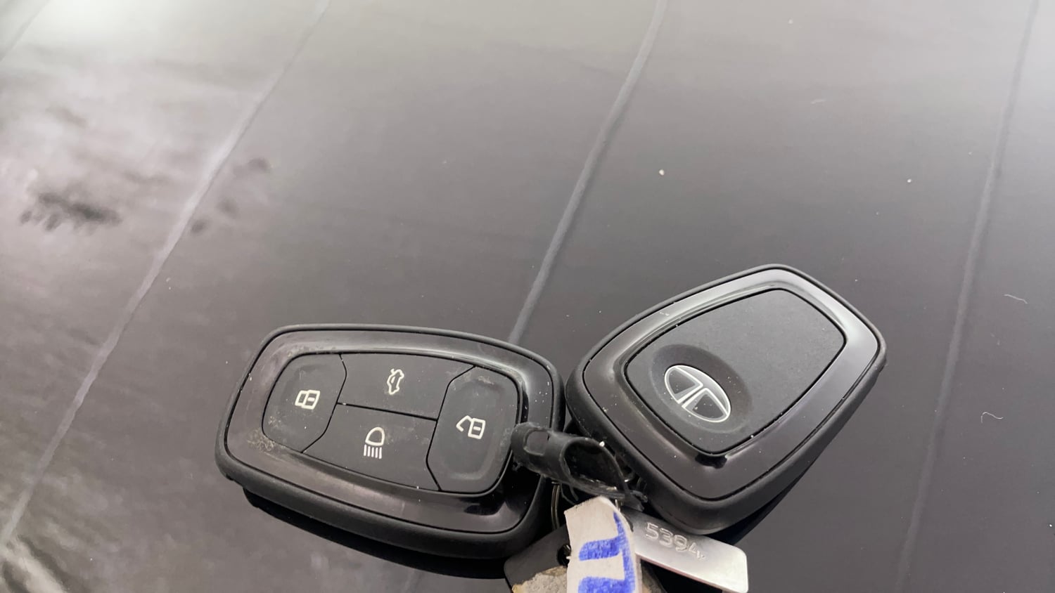 Used 2023 Tata Altroz XZA Plus (S) Dark Edition Petrol Automatic extra CAR KEY VIEW