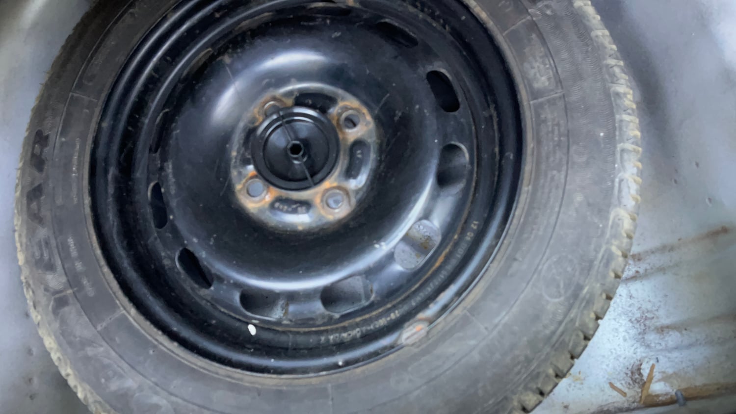 Used 2012 Ford Figo Duratorq Diesel ZXI 1.4 Diesel Manual tyres SPARE TYRE VIEW