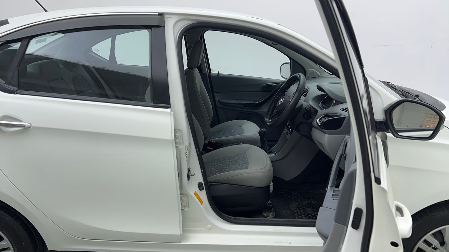 Used 2022 Tata Tigor XZ CNG Cng Manual interior RIGHT SIDE FRONT DOOR CABIN VIEW
