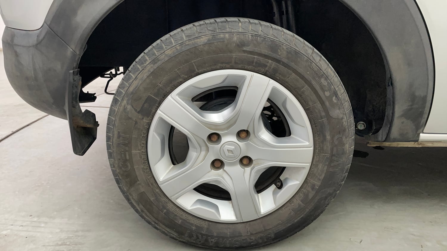 Used 2022 Renault Triber Limited Edition Petrol Manual tyres RIGHT REAR TYRE RIM VIEW