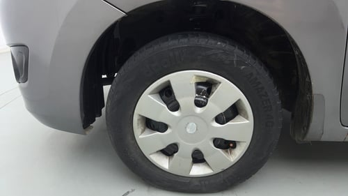 Used 2014 Maruti Suzuki Wagon R LXI CNG Cng Manual tyres LEFT FRONT TYRE RIM VIEW