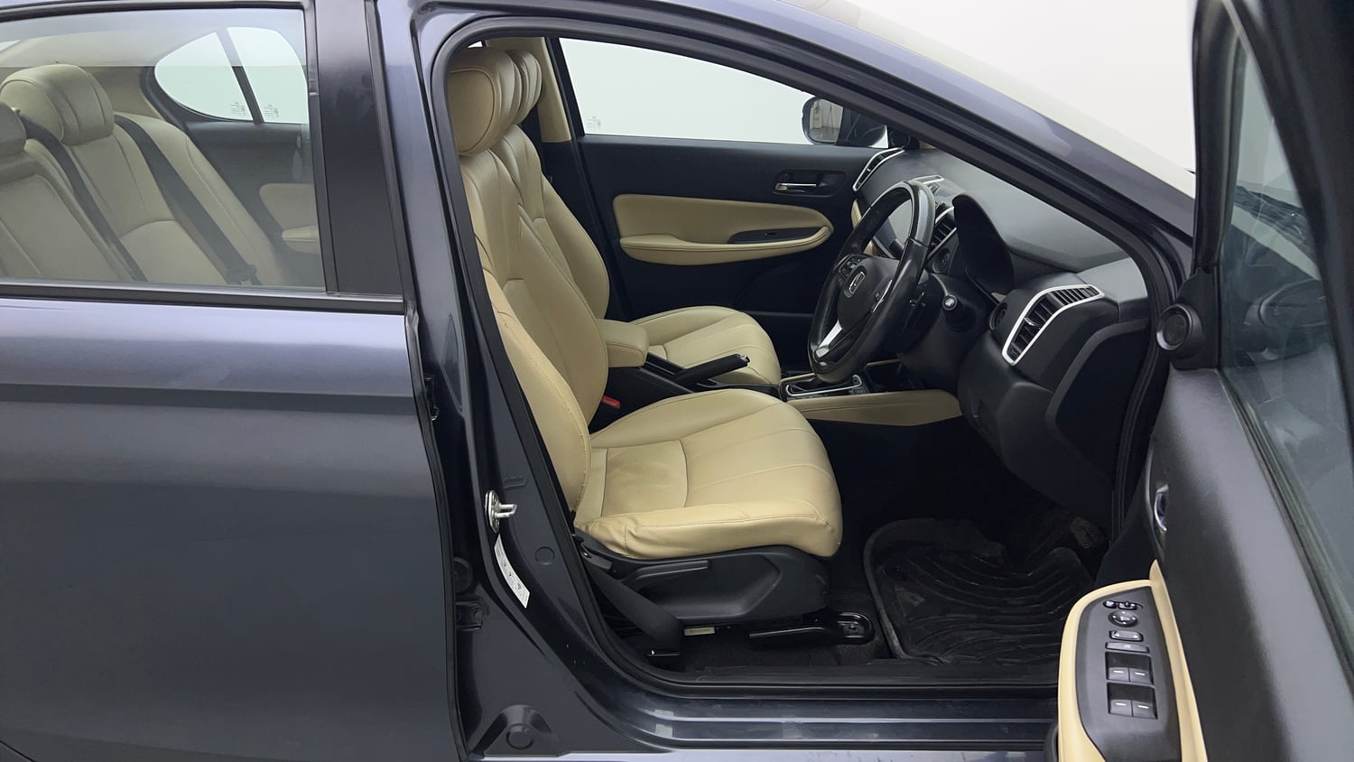 Used 2022 Honda City ZX CVT Petrol Petrol Automatic interior RIGHT SIDE FRONT DOOR CABIN VIEW