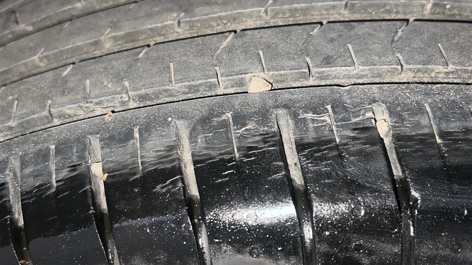 Used 2016 Maruti Suzuki Baleno Alpha 1.2 Petrol Manual tyres LEFT REAR TYRE TREAD VIEW