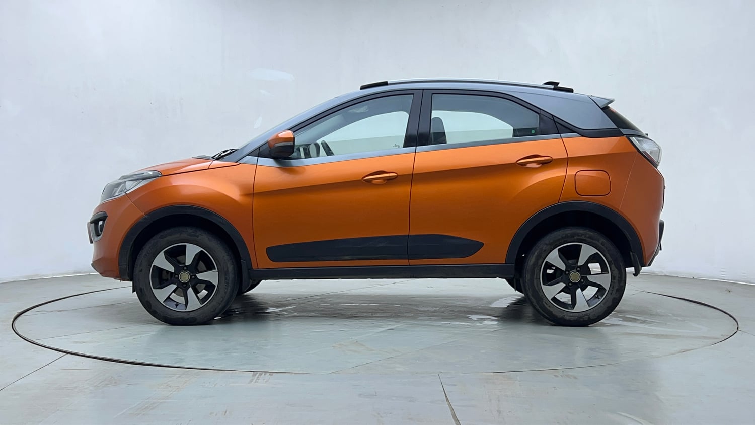 Used 2019 Tata Nexon XZA Plus Diesel Dual Tone Diesel Automatic exterior LEFT SIDE VIEW