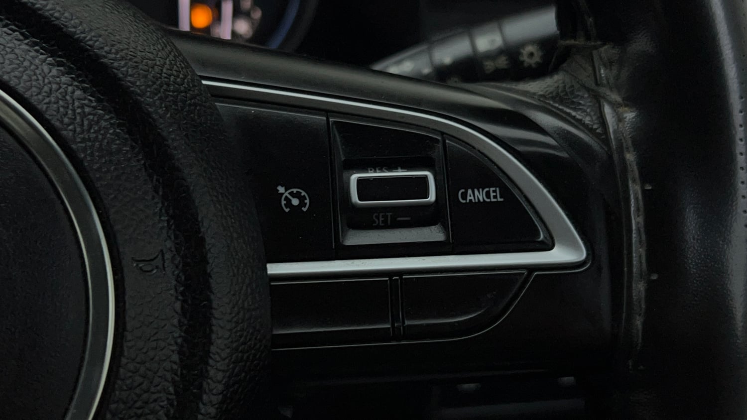 Used 2021 Maruti Suzuki XL6 Zeta AT Petrol Petrol Automatic top_features Cruise control