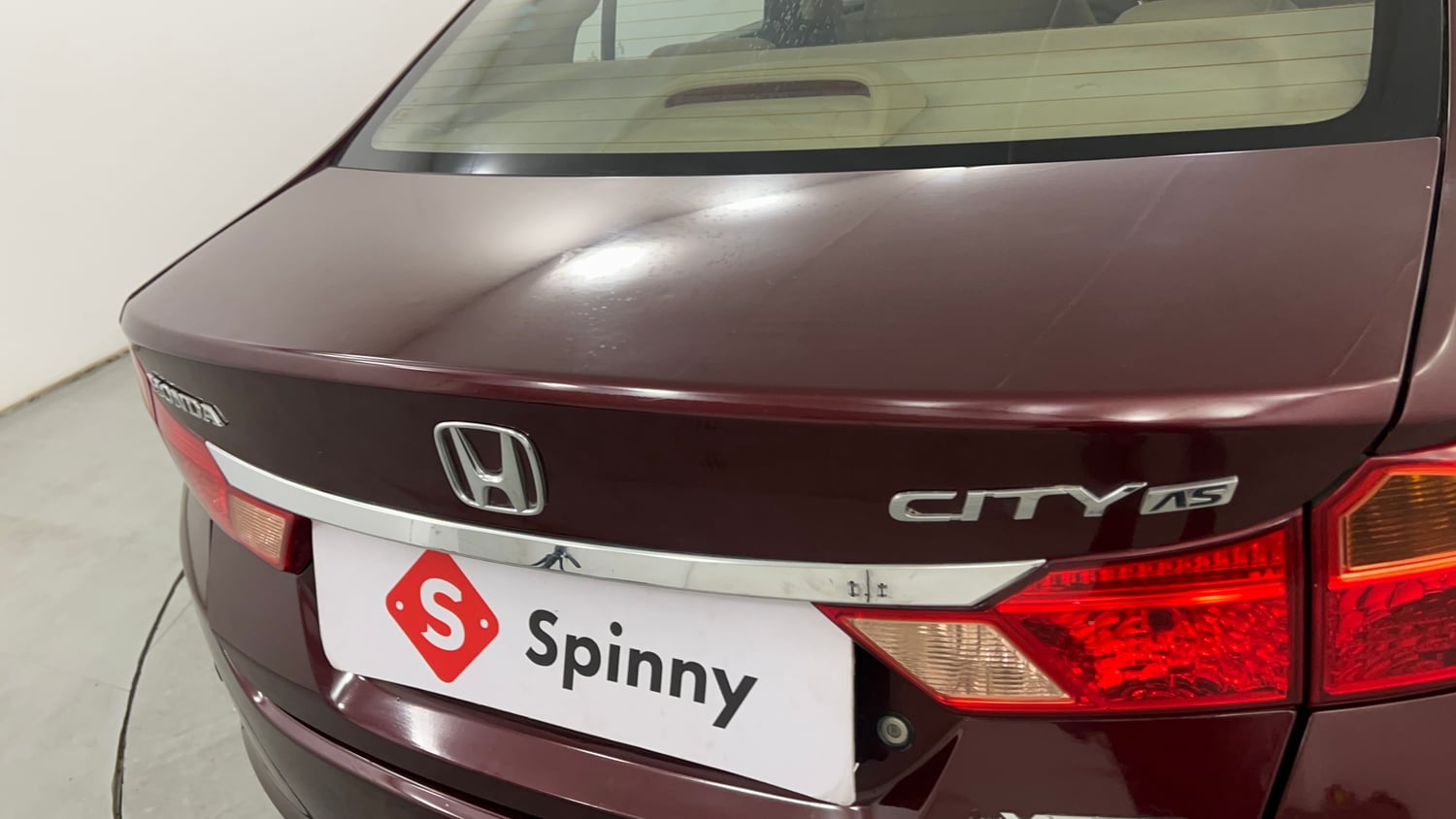 Used 2014 Honda City SV Petrol Manual dents MINOR SCRATCH