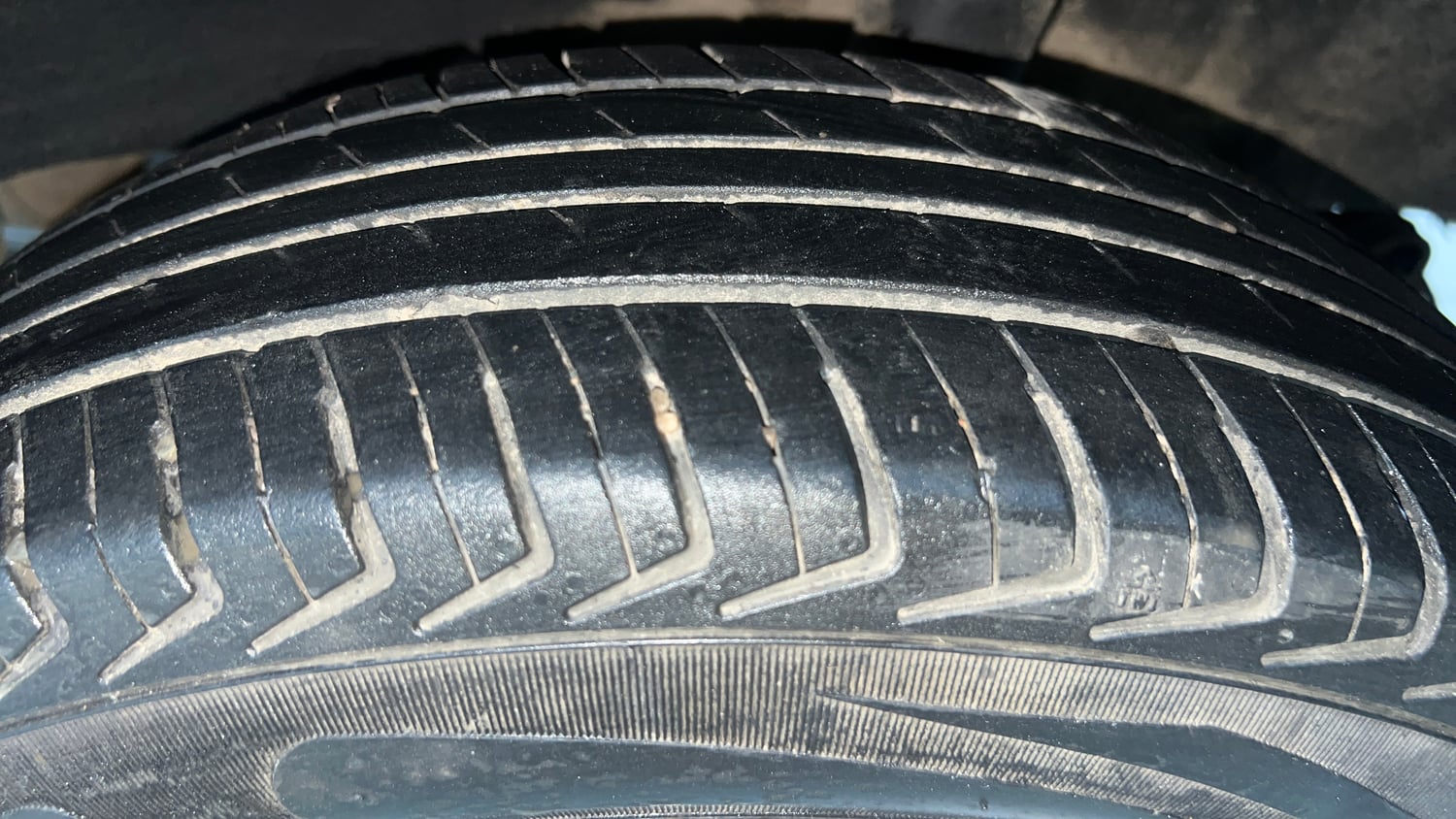 Used 2018 Renault Kwid 1.0 RXL CNG (Outside Fitted) Cng Manual tyres LEFT REAR TYRE TREAD VIEW